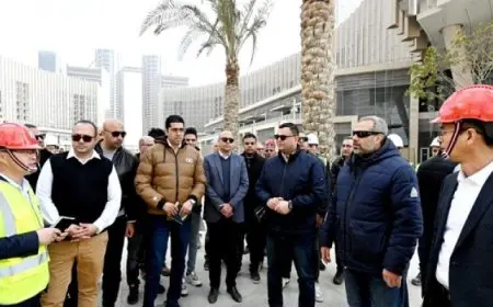 بال ..وزير الإسكان يتفقد منطقة الأعمال المركزية بالعاصمة الإدارية الجديدة