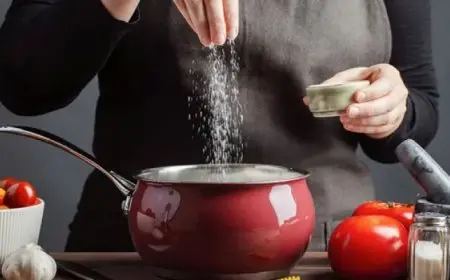 المبالغة بتناول الملح يزيد خطر الإصابة بسرطان المعدة