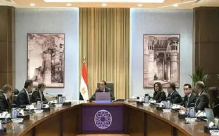 مدبولي يستعرض ملامح منظومة “الكارت الموحد للدعم التمويني” لعرضها على لجنة العدالة الاجتماعية