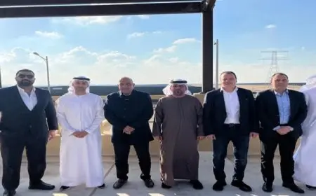 على هامش فعاليات أسبوع أبوظبى للاستدامة.. وزير الكهرباء يزور محطة الظفرة للطاقة الشمسية