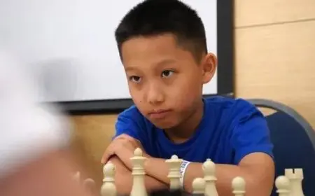 طفل روسي يسجل رقما قياسيا عالميا في الشطرنج