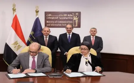 وزير الاتصالات والرئيس التنفيذى لبنك مصر يشهدان توقيع بروتوكول تعاون لإعداد كوادر في التخصصات التكنولوجية