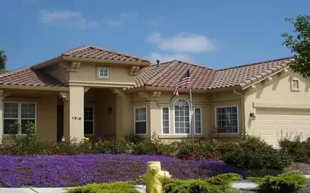 صاحب عقار فرنسي يزيل أبواب ونوافذ منزله بعد توقف المستأجر عن دفع الإيجار