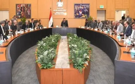 وزير الإسكان يعقد اجتماعه الدوري لمتابعة موقف تنفيذ وحدات الإسكان الاجتماعي بعددٍ من المدن الجديدة