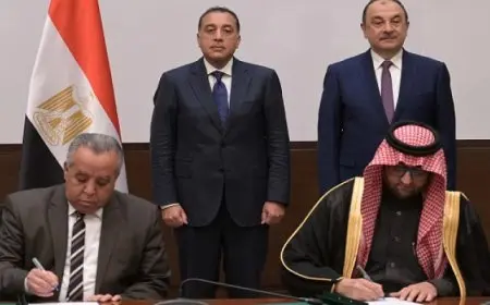 رئيس الوزراء يشهد توقيع عقد تشغيل فرن قوس حرارى لإنتاج سبائك السيليكو منجنيز