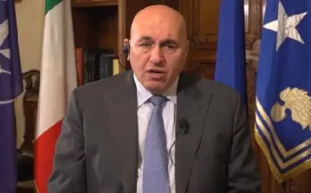 وزير الدفاع الإيطالي يصل إلى أوكرانيا في زيارة رسمية