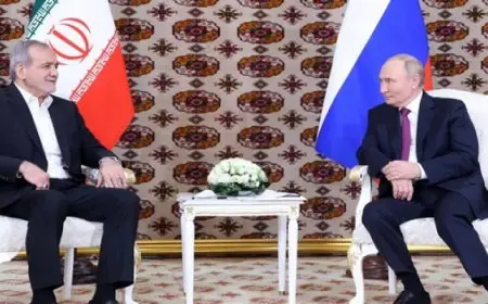 الرئيس الإيراني يصل إلى موسكو لتوقيع معاهدة شراكة استراتيجية مع بوتين