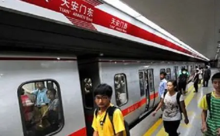 الصين تعتقل محتالاً يبيع مقاعد المترو الشاغرة خلال ساعات الذروة