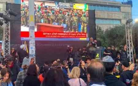 وصول الإسرائيليات الثلاث لتل أبيب بعد الإفراج عنهن تنفيذا لاتفاق وقف إطلاق النار بغزة