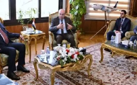 وزير الطيران يلتقى وفدا إماراتيا لمناقشة تطوير البنية التحتية بقطاع المطارات