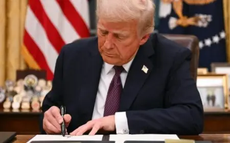 ترامب يقيل ألف موظف بإدارة بايدن بسبب “عدم توافقهم مع رؤيته”