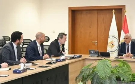 وزير الرى يبحث مع مسئول بالبنك الأوروبى للتنمية تعزيز التعاون فى مجال الموارد المائية