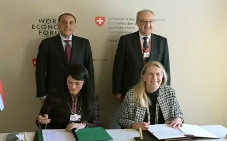 مدبولي يشهد توقيع اتفاقية اللجنة الاقتصادية المشتركة بين مصر وسويسرا خلال مشاركته فى منتدى دافوس