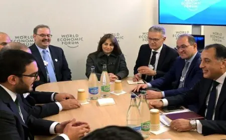 رئيس الوزراء يلتقى رئيس مجلس إدارة صندوق العمل “تمكين” البحرينى