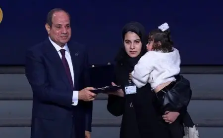 الرئيس السيسى يكرم أسماء شهداء الشرطة.. ويمنح عددا من أعضاء هيئة الشرطة أنواط الامتياز