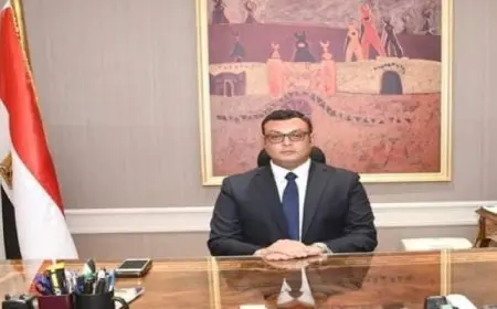 وزير الإسكان يتابع سير العمل بمشروعات تطوير البنية الأساسية بمدينة السادات