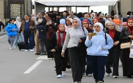 الجمهور يتوافد على معرض القاهرة الدولى للكتاب فى ثانى أيام نشاطه الثقافى