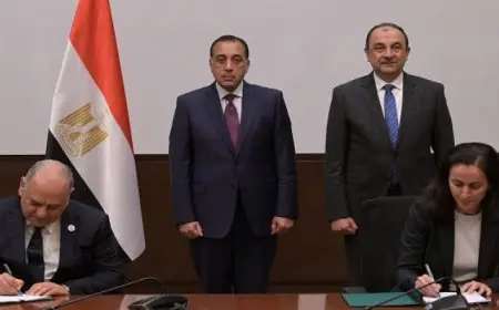 مدبولى يشهد توقيع عقد إعادة تشغيل مصنع بلوكات الأنود بالعين السخنة