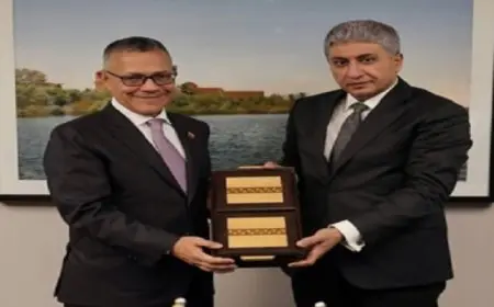 وزير السياحة يبحث مع وزير الثقافة الفنزويلى تعزيز التعاون في مجال الآثار