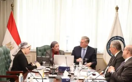 وزيرا البترول و البيئة يبحثان التكامل المتبادل فى مجالات مختلفة