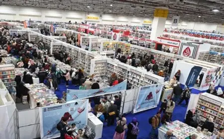 معرض الكتاب يفتح أبوابه للجمهور في سابع أيام أنشطته الثقافية