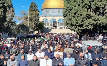 40 ألف فلسطينى يؤدون صلاة الجمعة في المسجد الأقصى