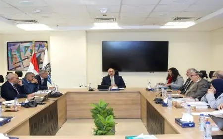 وزير قطاع الأعمال العام يستعرض مستجدات الموقف التنفيذى لمشروعات قطاع الأدوية ومؤشرات الأداء المالية والتشغيلية