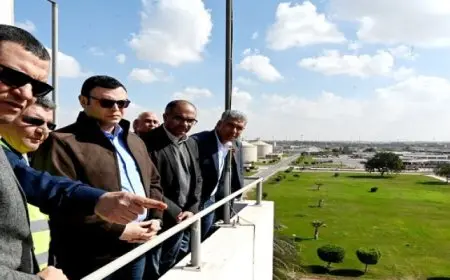 وزير الإسكان يتفقد محطة معالجة مياه الصرف الصحي بالجبل الأصفر