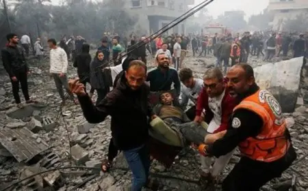 استشهاد 25 فلسطينيا ونسف عشرات المنازل وسط نزوح قرابة 15 ألف مواطن لليوم الـ 14