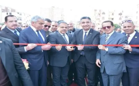 وزير التموين يفتتح السوق الحضارى بمدينة العاشر من رمضان