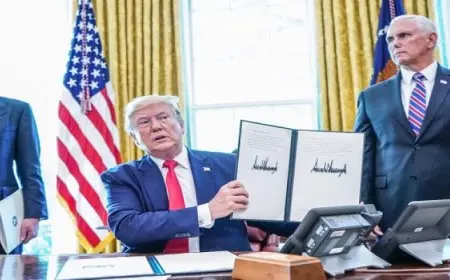 ترامب يفرض عقوبات صارمة على إيران ويهدد بـ”محوها من الوجود” إن تورطت فى اغتياله