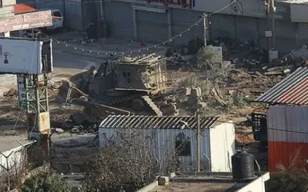 محافظ طوباس: عملية إسرائيلية شاملة تستهدف مخيم الفارعة وتجبر السكان على الخروج