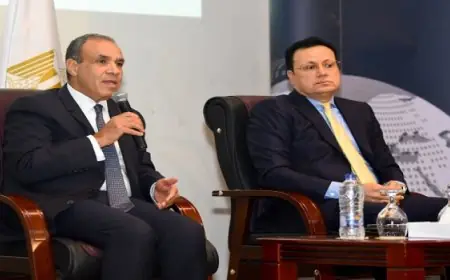 وزير الخارجية والهجرة يلتقى بشباب برنامج الدبلوماسية الشبابية