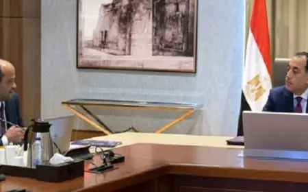 رئيس الوزراء يتابع مع رئيس البورصة جهود تطوير سوق الأوراق المالية وإقرار حزمة من الحوافز الاستثمارية