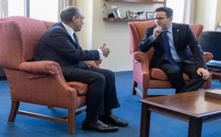 وزير الخارجية يلتقى السناتور “برايان شاتز” بمجلس الشيوخ الأمريكى