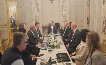 وزير الاتصالات يلتقى الرئيس الدولى لشركة إيرباص Airbus العالمية فى باريس