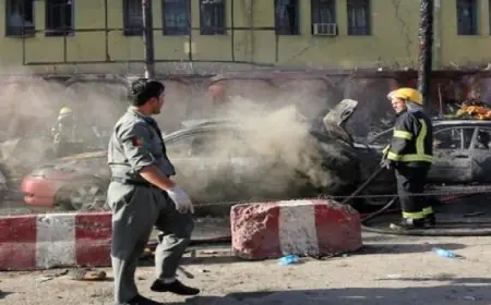 مقتل وإصابة 12 شخصا على الأقل في هجوم انتحاري خارج مصرف شمال أفغانستان