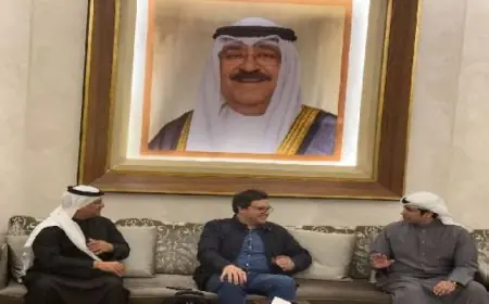 وزير الثقافة يصل الكويت للمشاركة بافتتاح احتفال “الكويت عاصمة للثقافة”