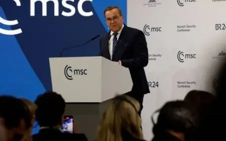 وزير الدفاع الألماني يستنكر بشدة خطاب نائب ترامب بشأن أوروبا خلال مؤتمر ميونيخ