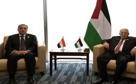 خلال لقائه بمدبولى على هامش القمة الأفريقية..أبو مازن يعرب عن تقديره لدعم الرئيس السيسى للحقوق المشروعة للشعب الفلسطينى