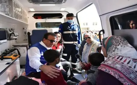 نائب رئيس مجلس الوزراء وزير الصحة يتفقد الحالة الصحية للمرضى والمصابين بمعبر رفح البرى