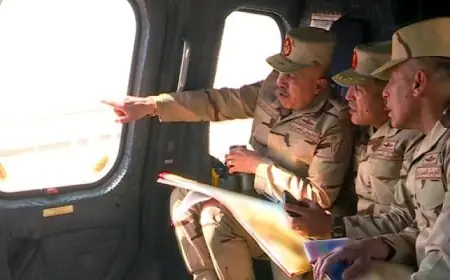 رئيس أركان حرب القوات المسلحة يتفقد إجراءات التأمين على الاتجاه الاستراتيجى الغربى