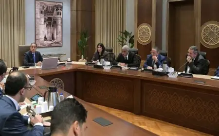 رئيس الوزراء يلتقى أعضاء اللجنة الاستشارية لتطوير السياحة المصرية