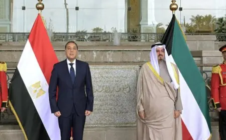 بال وال .. مراسم استقبال رسمية لرئيس الوزراء فى الكويت قبل جلسة المباحثات الرسمية مع نظيره الكويتى