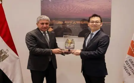 وزير السياحة والآثار يبحث التعاون المشترك مع الرئيس الجديد لمكتب الجايكا بمصر