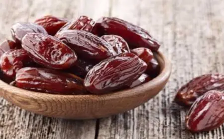 تناول التمر على معدة فارغة يحسن حركة الأمعاء ويحسن الجهاز المناعى