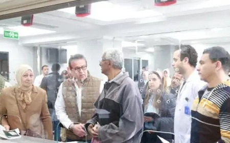 وزير الصحة يتفقد مستشفى المقطم للتأمين الصحى ويوجه بتوفير نواقص الادوية