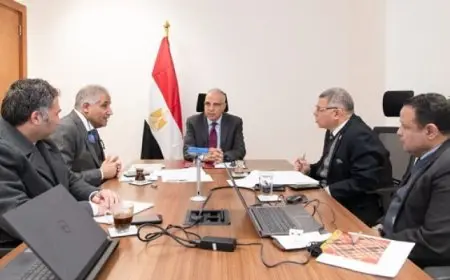 وزير الموارد المائية والرى يتابع موقف مشروع تأهيل وإحلال المنشآت المائية