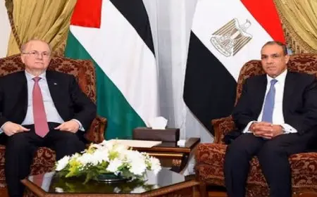 وزير الخارجية يبحث مع رئيس الوزراء الفلسطينى الترتيبات الجارية للقمة العربية غير العادية