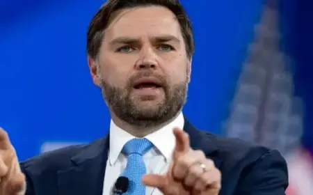 نائب ترامب: بابنا مفتوح لزيلينسكى إذا أراد السلام